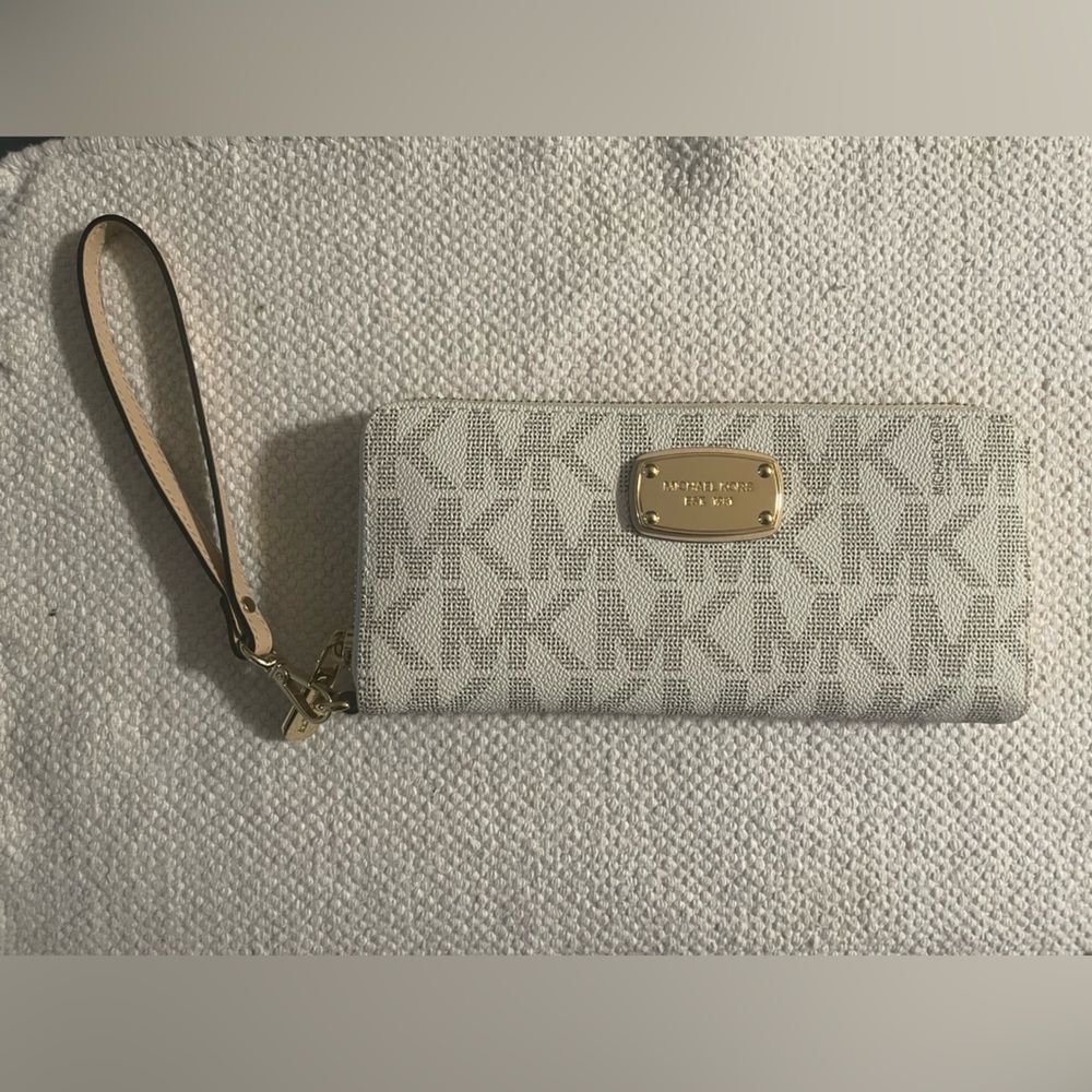 Michael Kors wallet